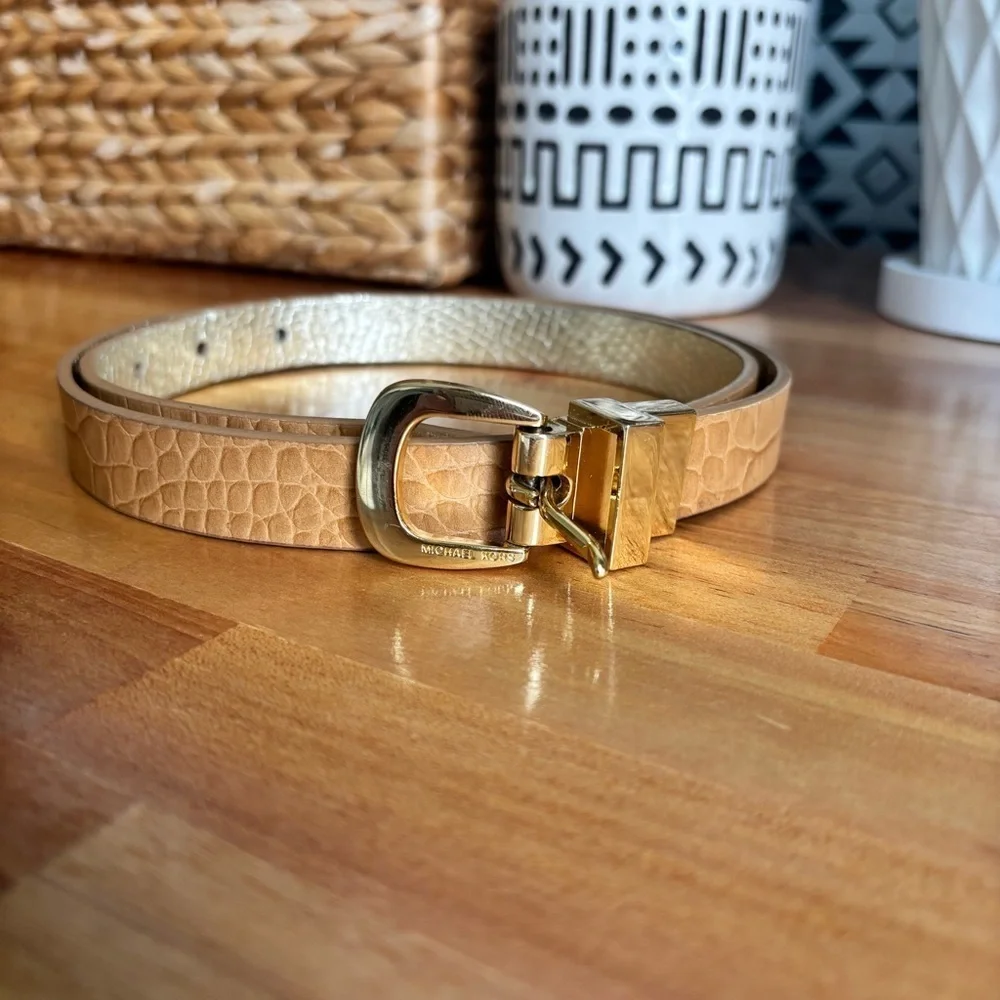 Michael Kors Genuine Leather Reversible Women's Belt Gold Buckle Detail 38
